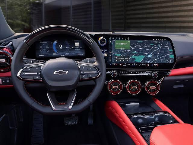 Lyriq trở thành chiếc EV duy nhất của GM còn giữ CarPlay